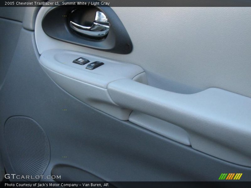 Summit White / Light Gray 2005 Chevrolet TrailBlazer LS