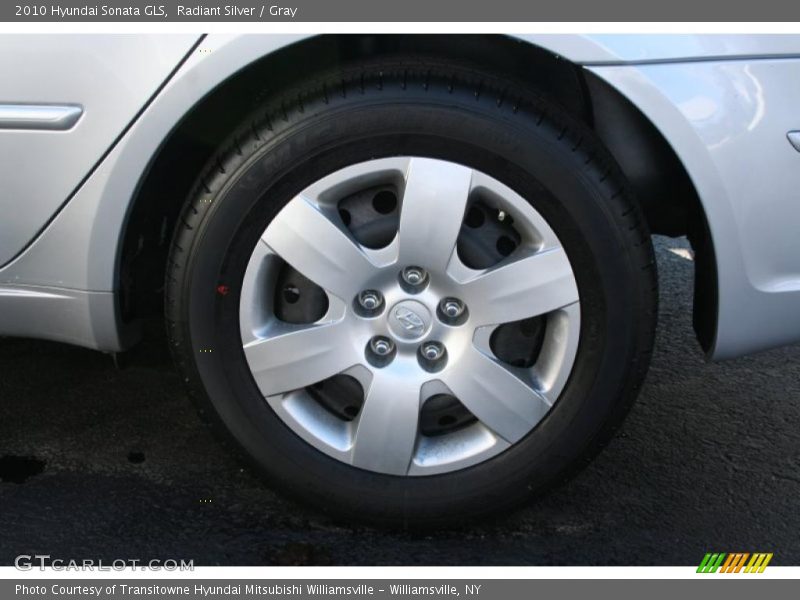 Radiant Silver / Gray 2010 Hyundai Sonata GLS