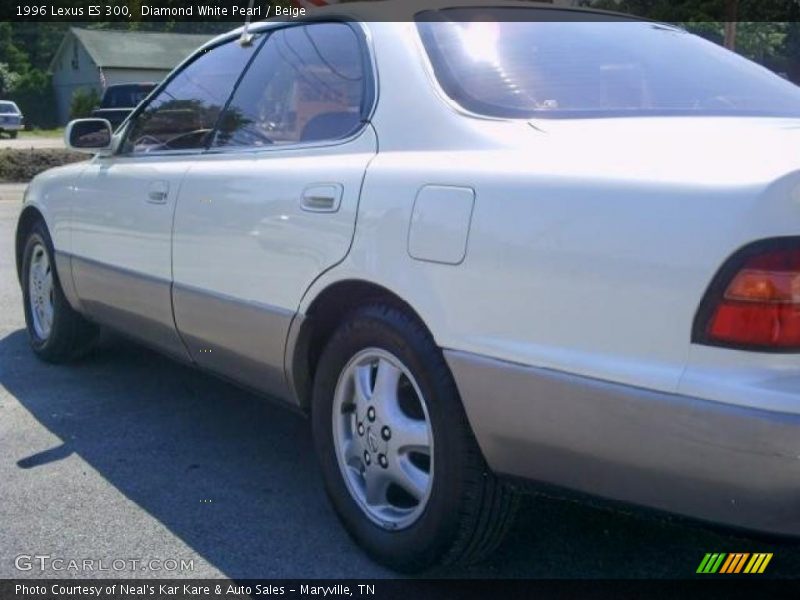 Diamond White Pearl / Beige 1996 Lexus ES 300