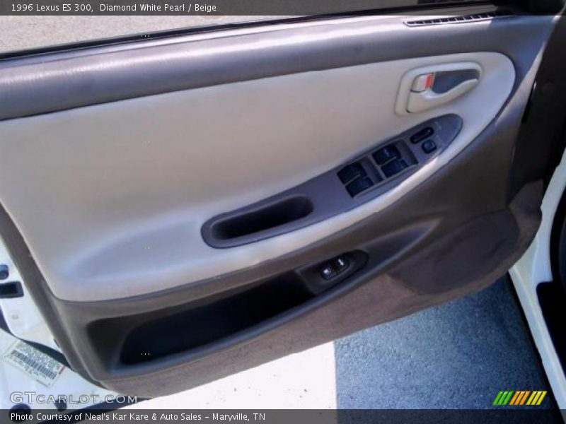 Diamond White Pearl / Beige 1996 Lexus ES 300