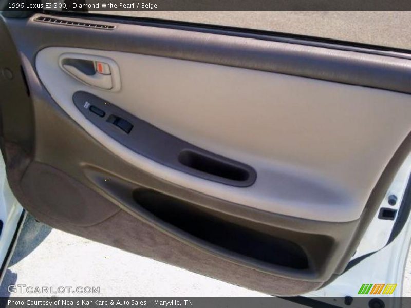 Diamond White Pearl / Beige 1996 Lexus ES 300