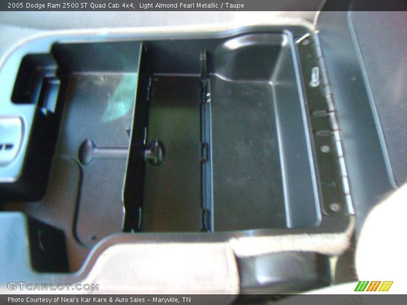 Light Almond Pearl Metallic / Taupe 2005 Dodge Ram 2500 ST Quad Cab 4x4