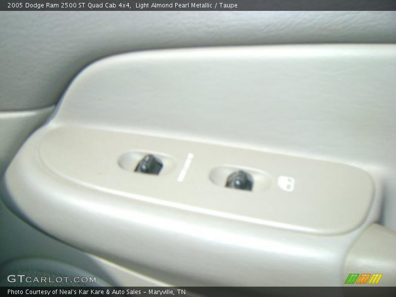 Light Almond Pearl Metallic / Taupe 2005 Dodge Ram 2500 ST Quad Cab 4x4