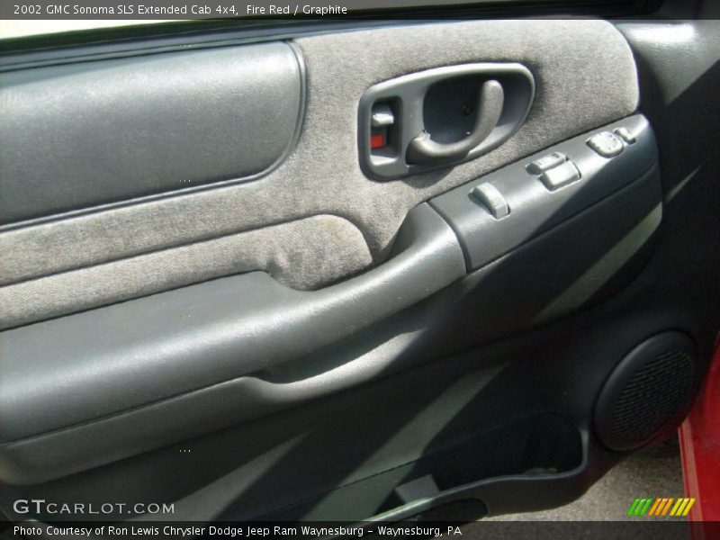 Fire Red / Graphite 2002 GMC Sonoma SLS Extended Cab 4x4