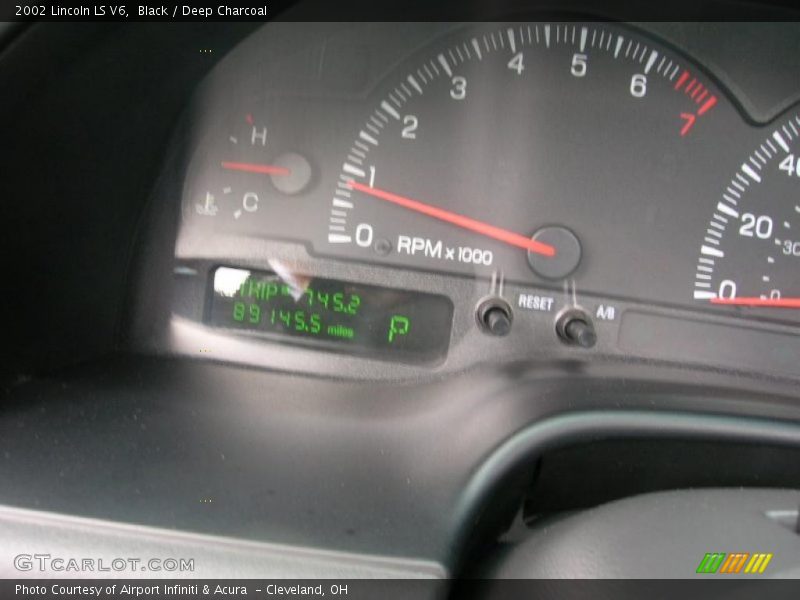 Black / Deep Charcoal 2002 Lincoln LS V6