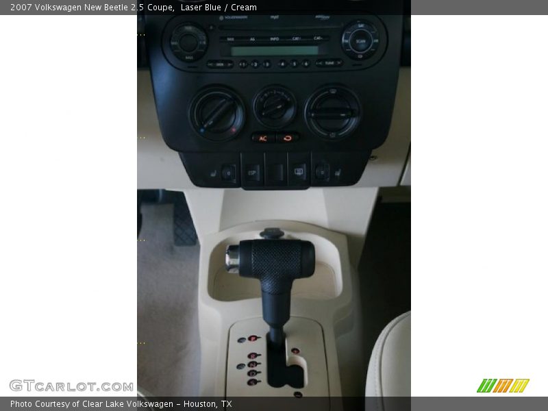 Laser Blue / Cream 2007 Volkswagen New Beetle 2.5 Coupe
