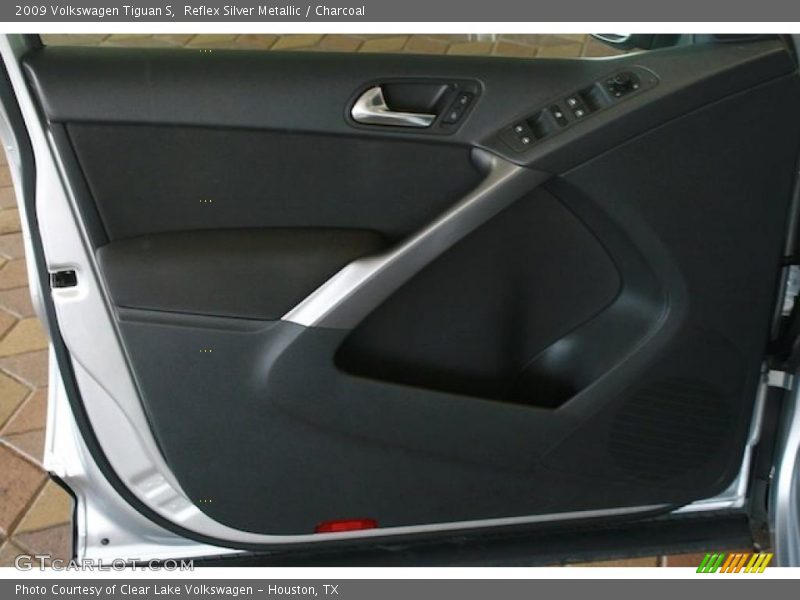Reflex Silver Metallic / Charcoal 2009 Volkswagen Tiguan S