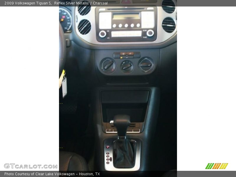Reflex Silver Metallic / Charcoal 2009 Volkswagen Tiguan S