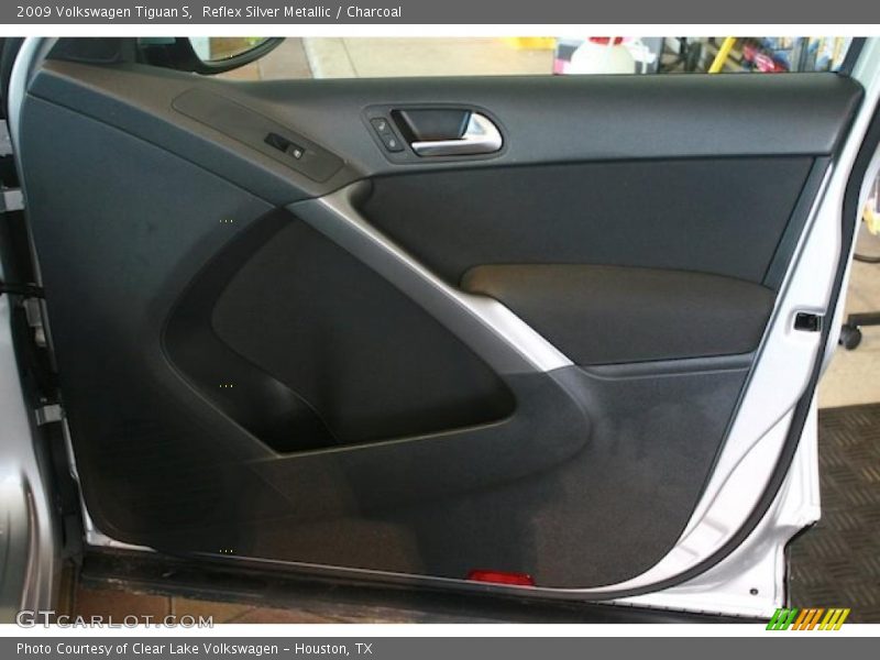 Reflex Silver Metallic / Charcoal 2009 Volkswagen Tiguan S