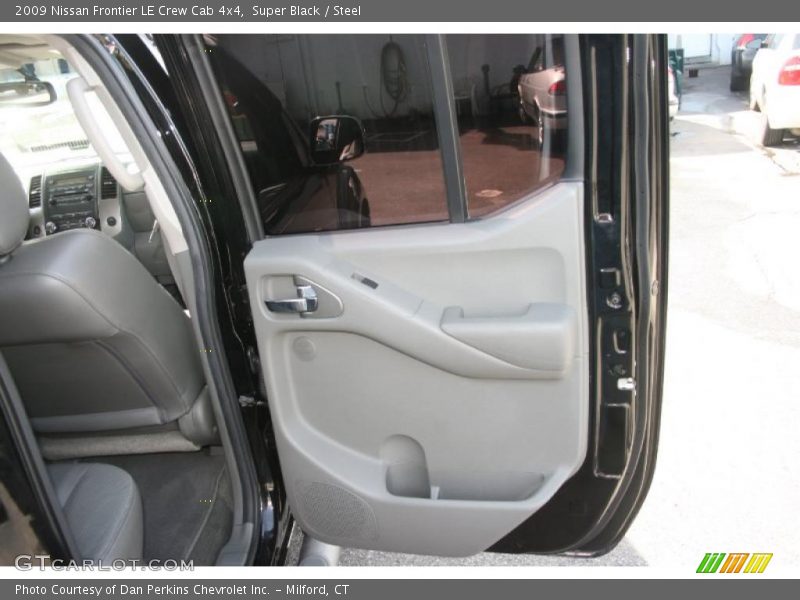 Super Black / Steel 2009 Nissan Frontier LE Crew Cab 4x4