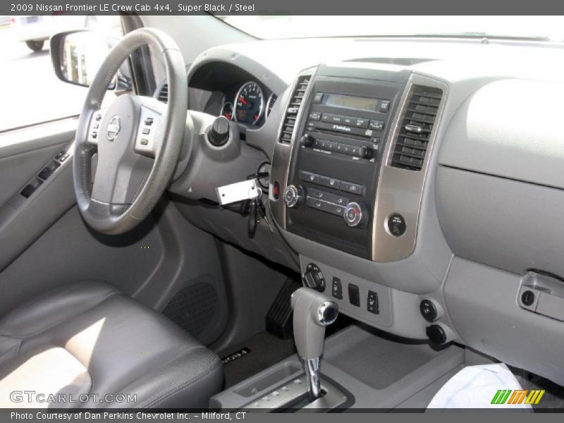 Super Black / Steel 2009 Nissan Frontier LE Crew Cab 4x4