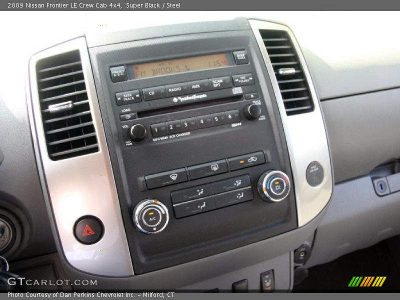 Super Black / Steel 2009 Nissan Frontier LE Crew Cab 4x4