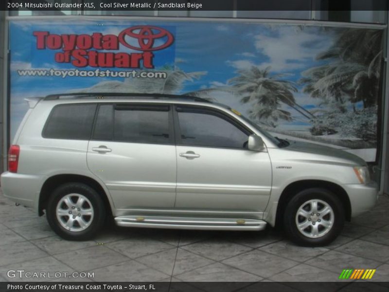 Cool Silver Metallic / Sandblast Beige 2004 Mitsubishi Outlander XLS
