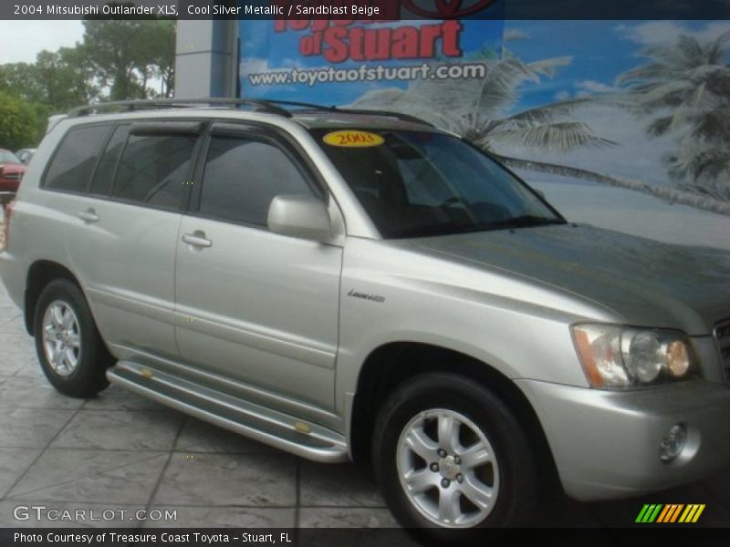 Cool Silver Metallic / Sandblast Beige 2004 Mitsubishi Outlander XLS