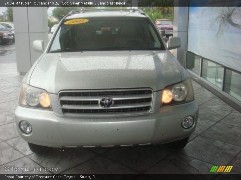 Cool Silver Metallic / Sandblast Beige 2004 Mitsubishi Outlander XLS