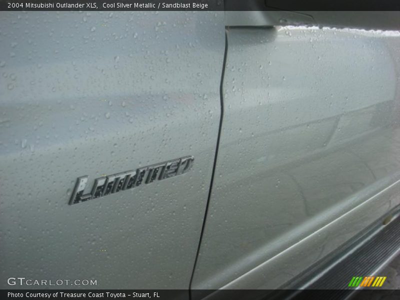 Cool Silver Metallic / Sandblast Beige 2004 Mitsubishi Outlander XLS
