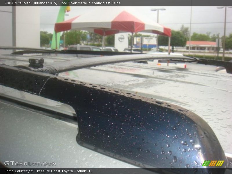 Cool Silver Metallic / Sandblast Beige 2004 Mitsubishi Outlander XLS