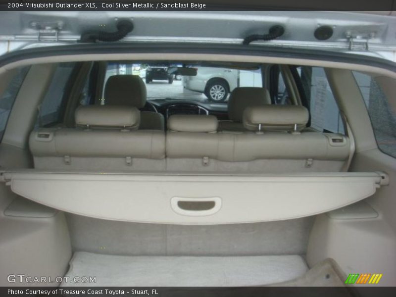 Cool Silver Metallic / Sandblast Beige 2004 Mitsubishi Outlander XLS