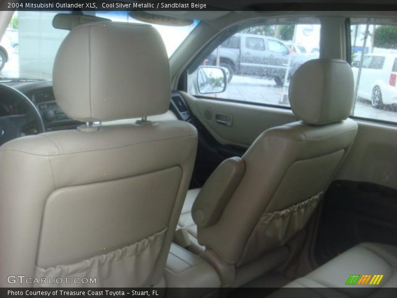 Cool Silver Metallic / Sandblast Beige 2004 Mitsubishi Outlander XLS
