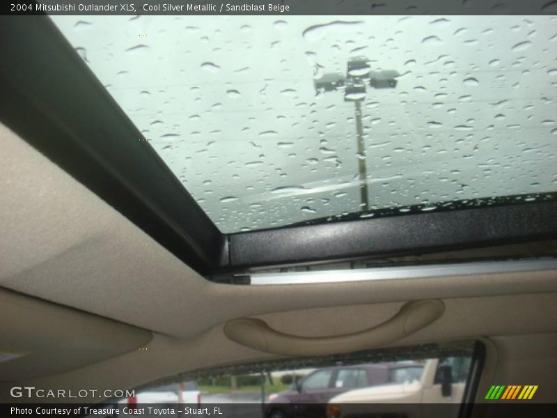 Cool Silver Metallic / Sandblast Beige 2004 Mitsubishi Outlander XLS