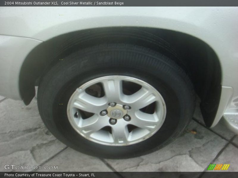 Cool Silver Metallic / Sandblast Beige 2004 Mitsubishi Outlander XLS