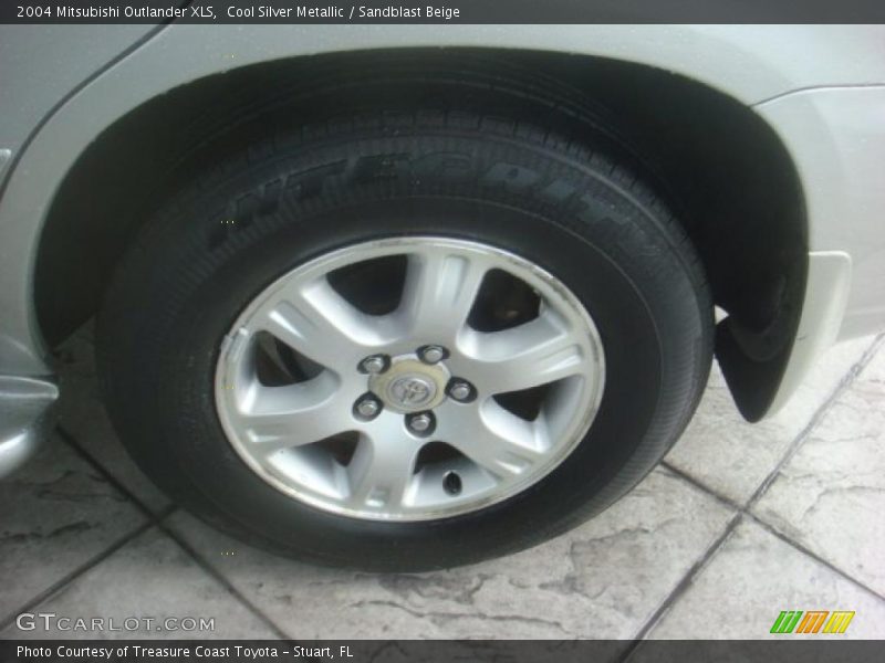 Cool Silver Metallic / Sandblast Beige 2004 Mitsubishi Outlander XLS