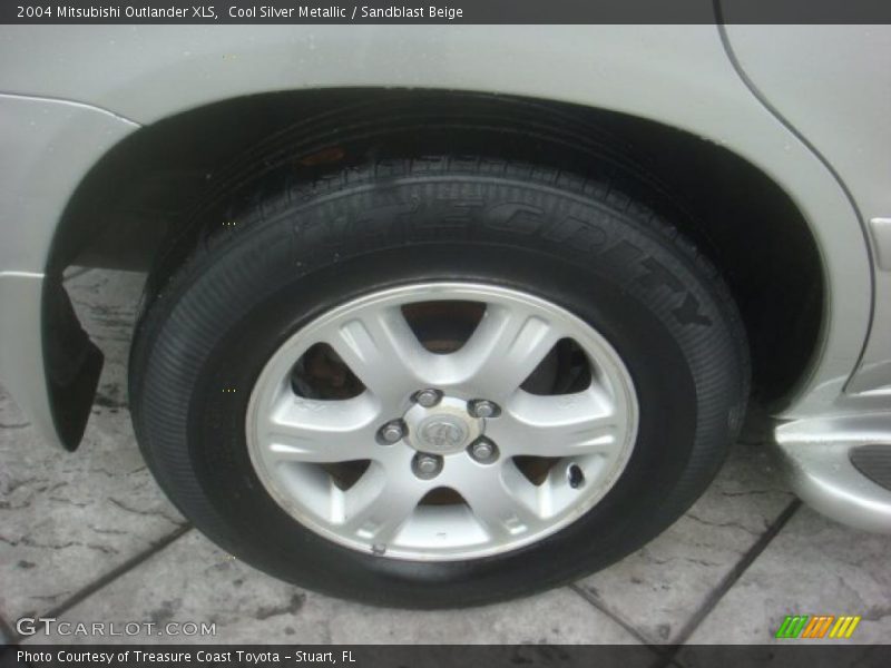 Cool Silver Metallic / Sandblast Beige 2004 Mitsubishi Outlander XLS