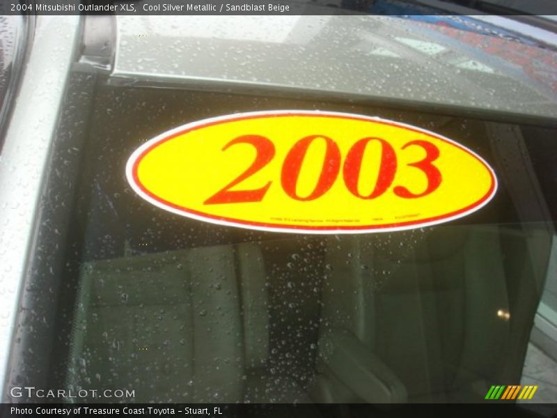 Cool Silver Metallic / Sandblast Beige 2004 Mitsubishi Outlander XLS