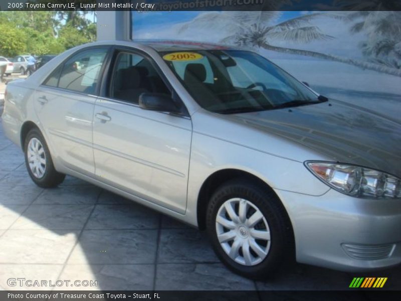 Lunar Mist Metallic / Gray 2005 Toyota Camry LE