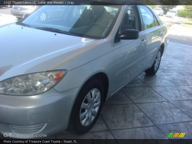 Lunar Mist Metallic / Gray 2005 Toyota Camry LE