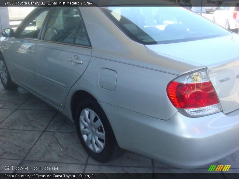 Lunar Mist Metallic / Gray 2005 Toyota Camry LE