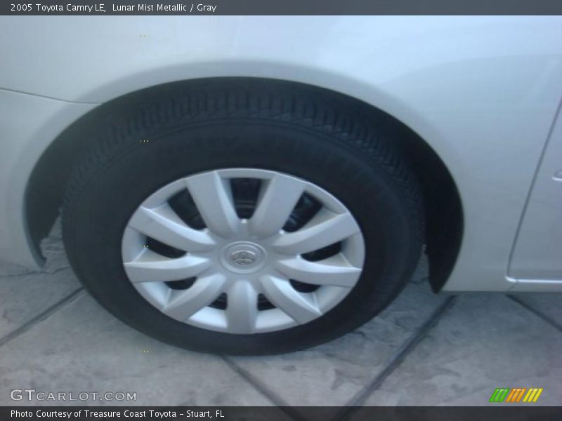 Lunar Mist Metallic / Gray 2005 Toyota Camry LE