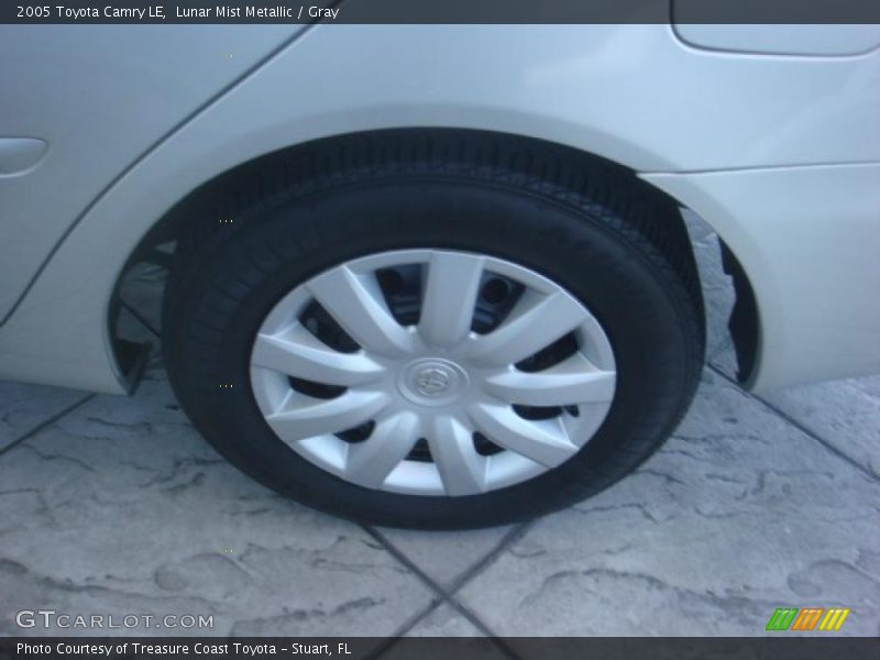 Lunar Mist Metallic / Gray 2005 Toyota Camry LE