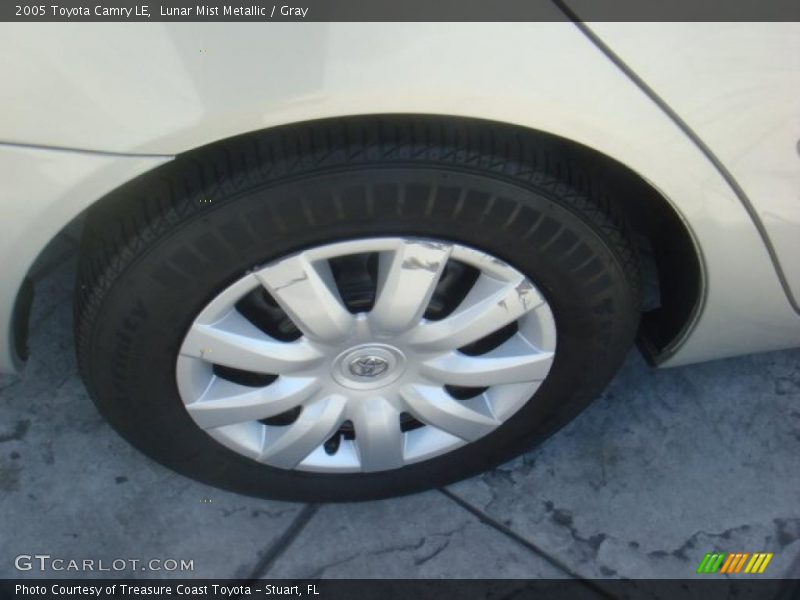 Lunar Mist Metallic / Gray 2005 Toyota Camry LE