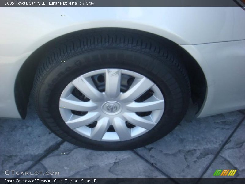 Lunar Mist Metallic / Gray 2005 Toyota Camry LE