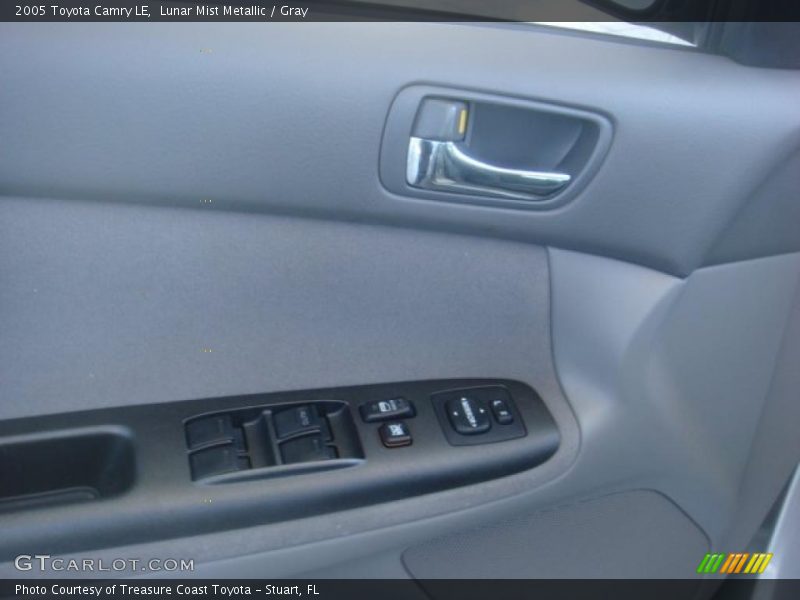 Lunar Mist Metallic / Gray 2005 Toyota Camry LE