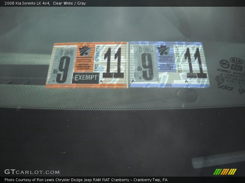 Clear White / Gray 2008 Kia Sorento LX 4x4
