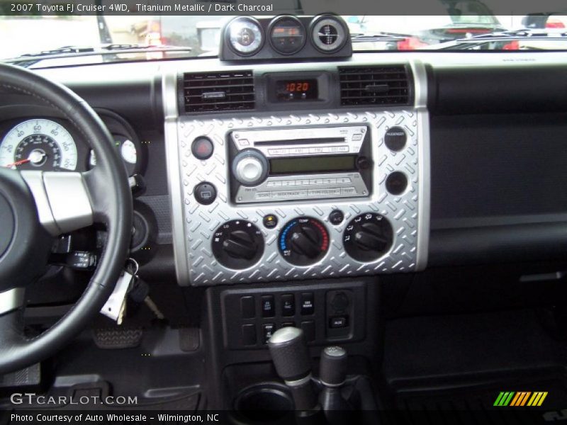 Titanium Metallic / Dark Charcoal 2007 Toyota FJ Cruiser 4WD