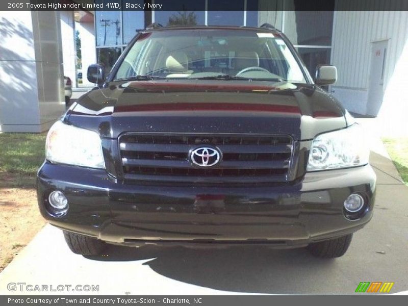 Black / Ivory 2005 Toyota Highlander Limited 4WD