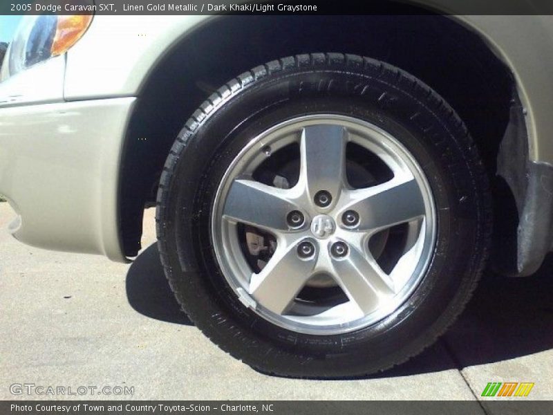 Linen Gold Metallic / Dark Khaki/Light Graystone 2005 Dodge Caravan SXT
