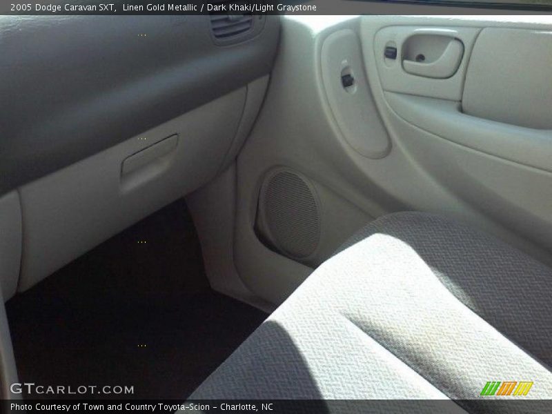 Linen Gold Metallic / Dark Khaki/Light Graystone 2005 Dodge Caravan SXT