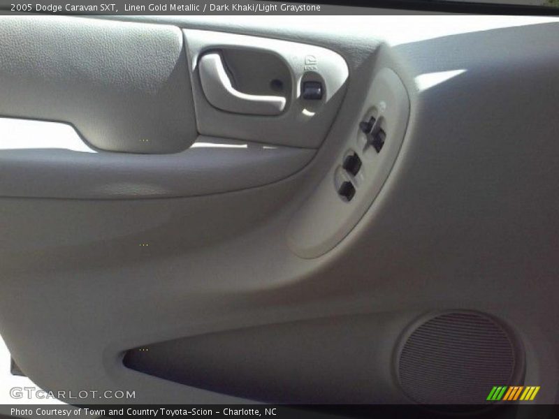 Linen Gold Metallic / Dark Khaki/Light Graystone 2005 Dodge Caravan SXT