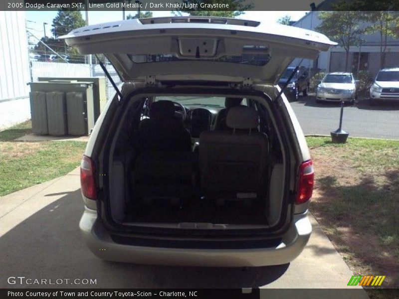 Linen Gold Metallic / Dark Khaki/Light Graystone 2005 Dodge Caravan SXT