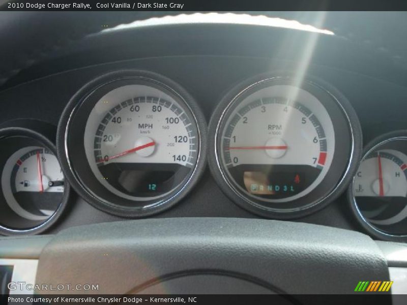 Cool Vanilla / Dark Slate Gray 2010 Dodge Charger Rallye
