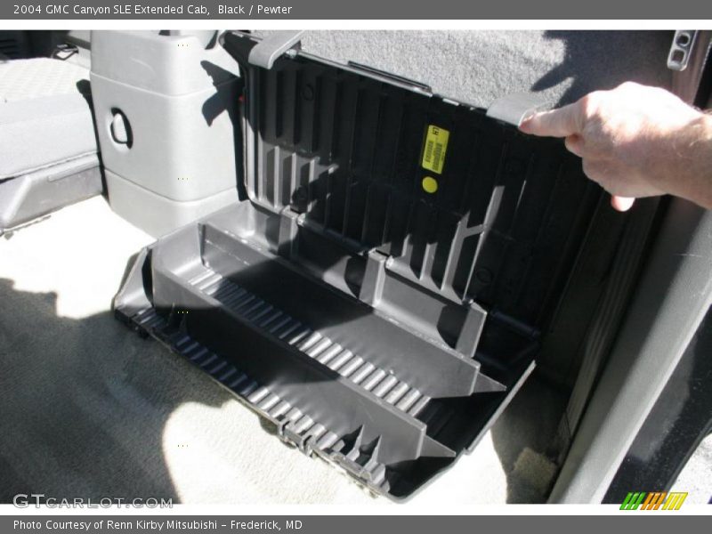 Black / Pewter 2004 GMC Canyon SLE Extended Cab