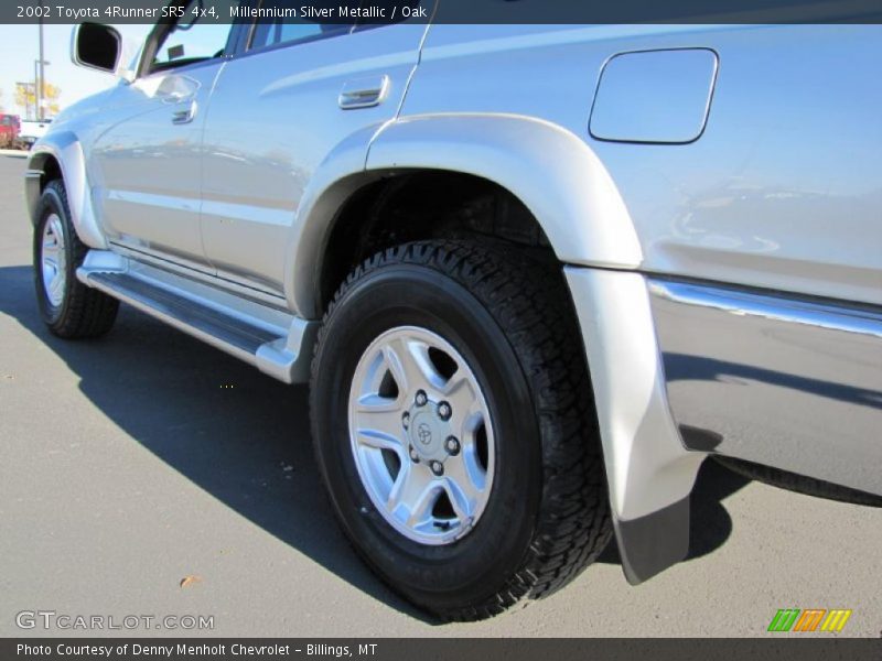 Millennium Silver Metallic / Oak 2002 Toyota 4Runner SR5 4x4