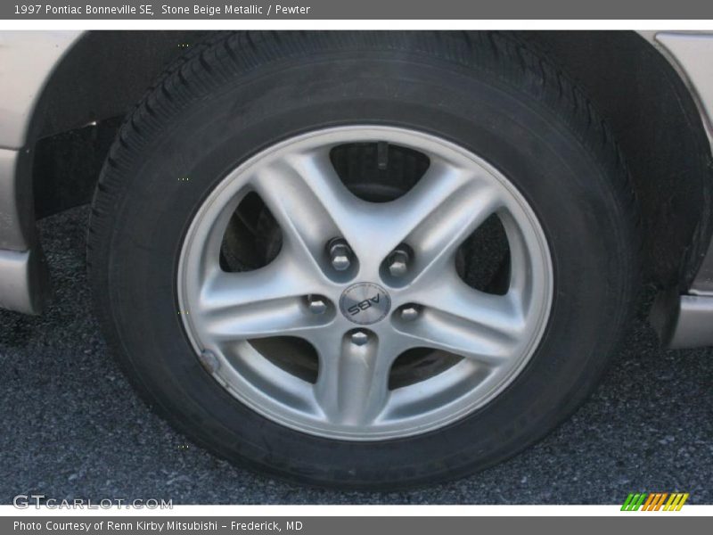 Stone Beige Metallic / Pewter 1997 Pontiac Bonneville SE