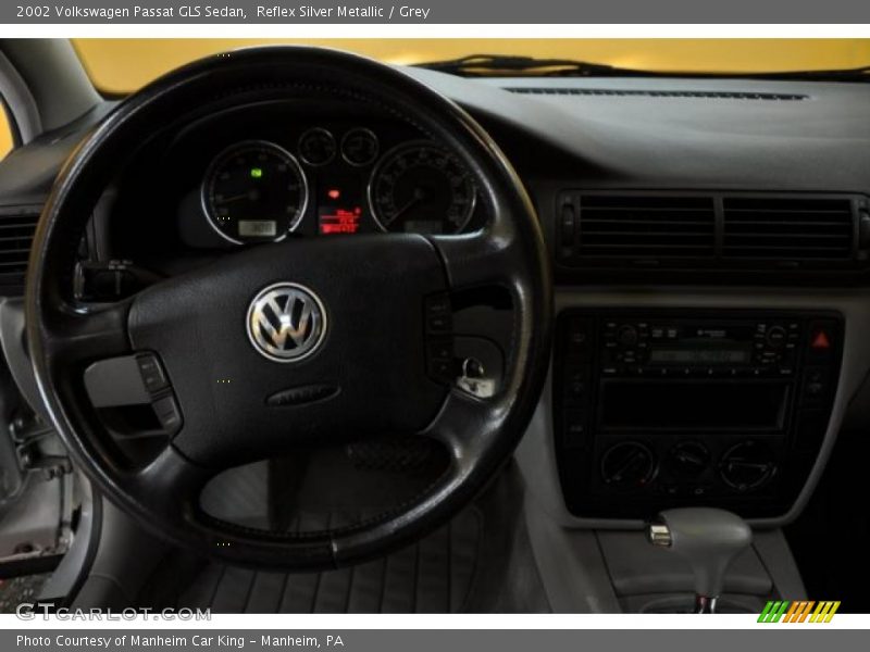 Reflex Silver Metallic / Grey 2002 Volkswagen Passat GLS Sedan