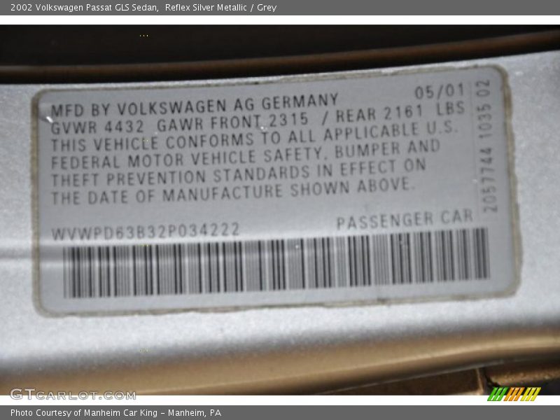 Reflex Silver Metallic / Grey 2002 Volkswagen Passat GLS Sedan