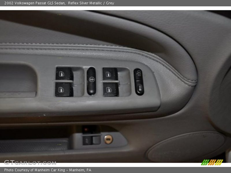 Reflex Silver Metallic / Grey 2002 Volkswagen Passat GLS Sedan